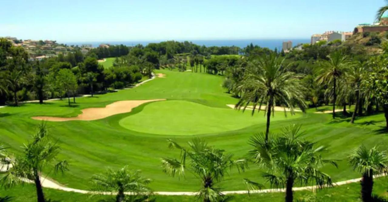 Beachfront Complex El Coloso Views,Pools,Parking Benalmadena Costa المظهر الخارجي الصورة